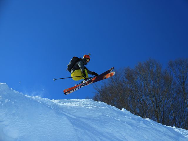 近郊へのスノボはバスが便利